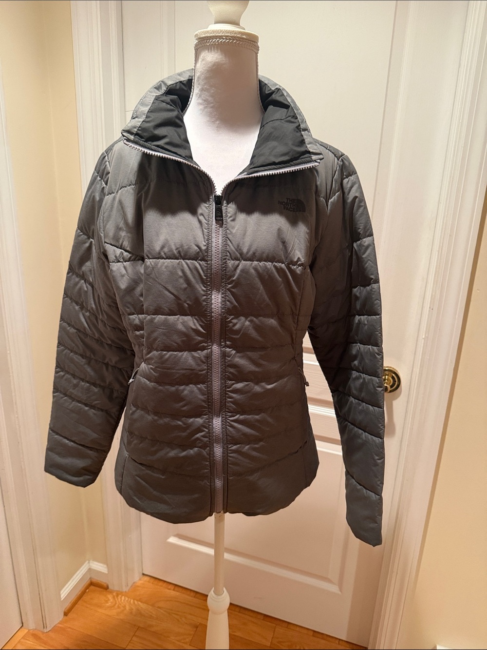 The North Face Gray Quilted Insulated Full Zip Jacket medium